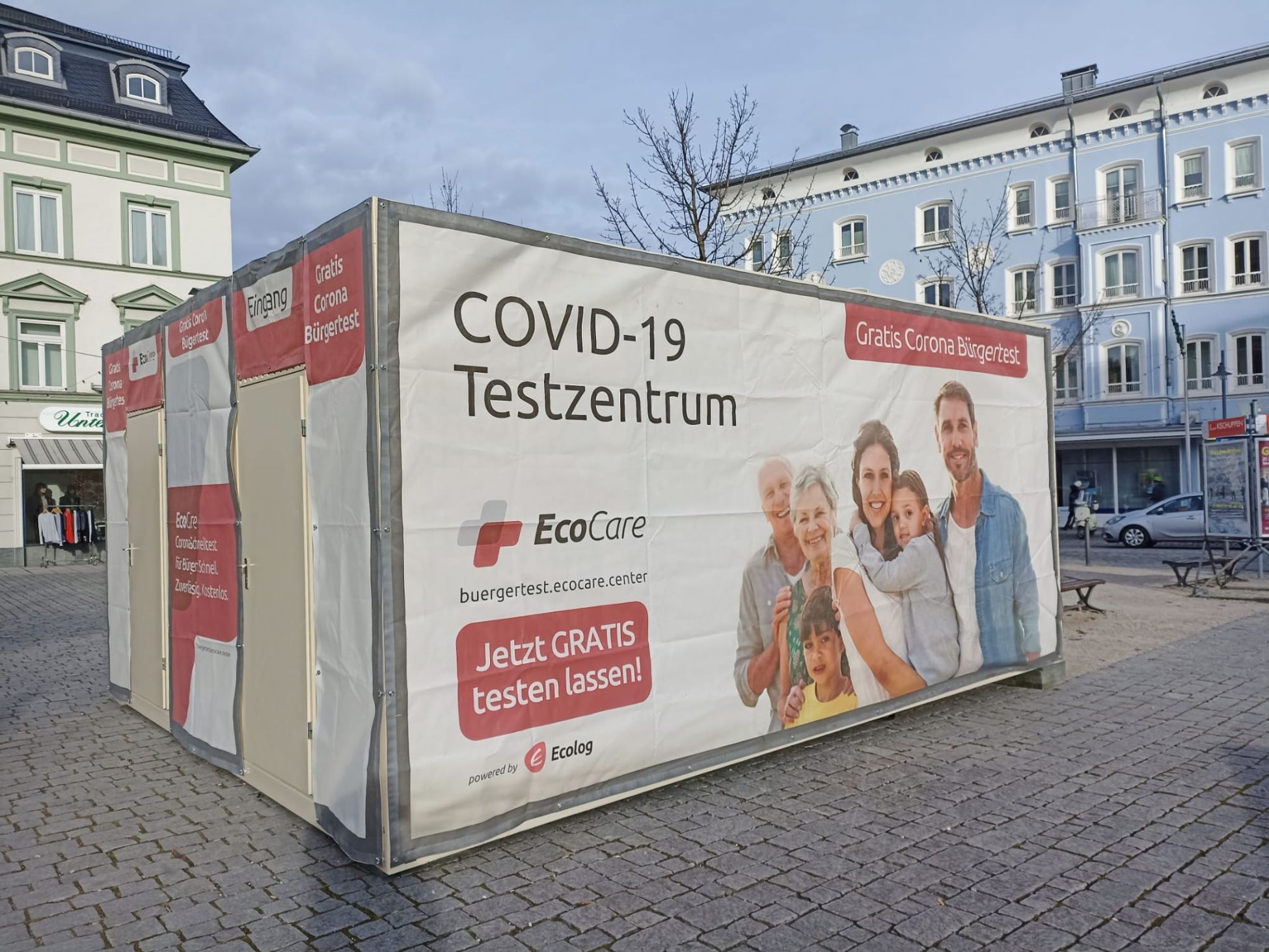 Container-Corona-Testzentrum auf dem Ludwigsplatz in Rosenheim