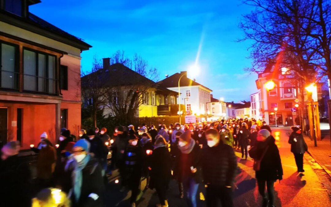 Rund 4000 Teilnehmer bei Lichtermarsch