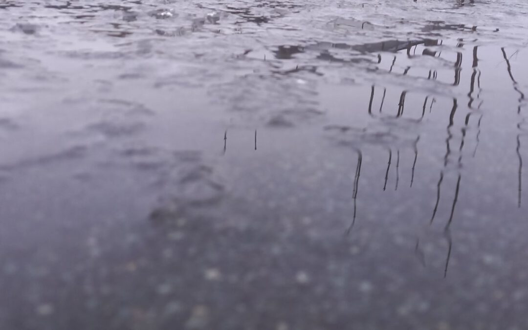 Warnung vor Glätte und Böen