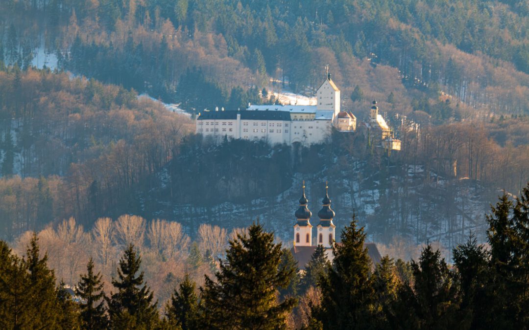 Schloss Hohenaschau in der Wintersonne