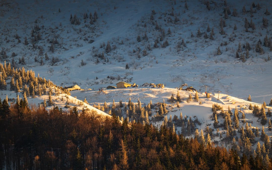 Winterlicher Blick auf die Steinlingalm