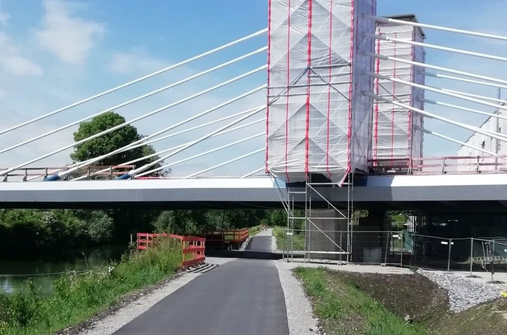 Geh- und Radweg an Aicherparkbrücke frei