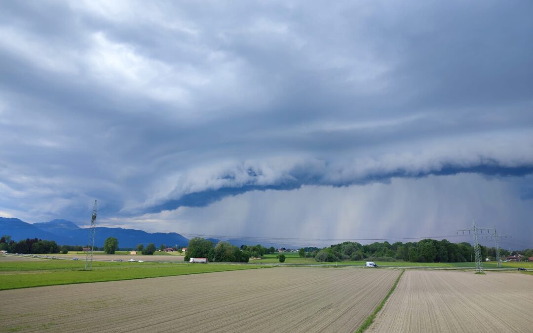 Eindrucksvolle Bilder der Gewitterfront