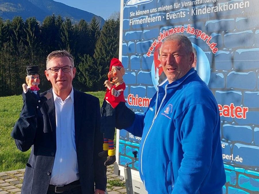 Aus der Politik ins Kasperltheater