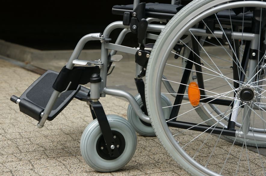 Rollstuhl ohne Fahrer