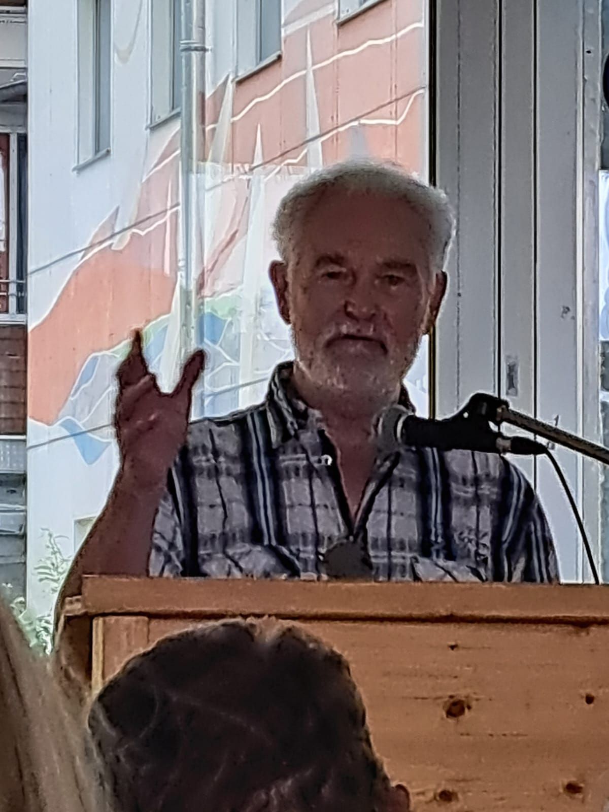 Manfred Stoeger bei seiner Rede zu 100 Jahre Oswald Hopp in Aising