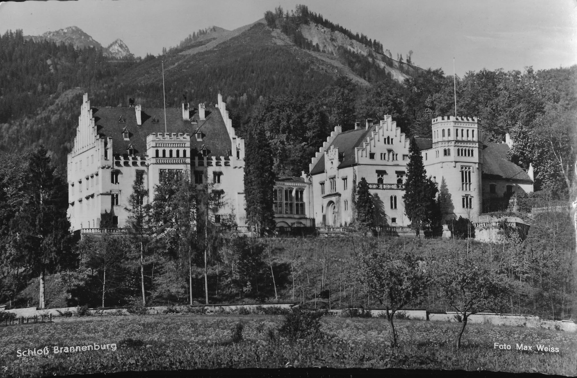 Schloss Brannenburg im Jahr 1954