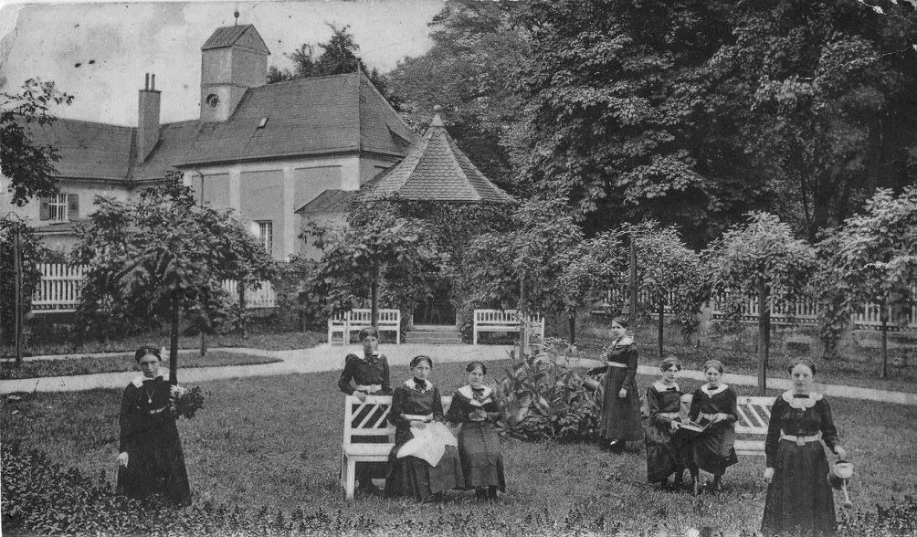 Foto aus dem Jahr 1914 - hoehere Maedchenschule, heute Karolinengymnasium in Rosenheim