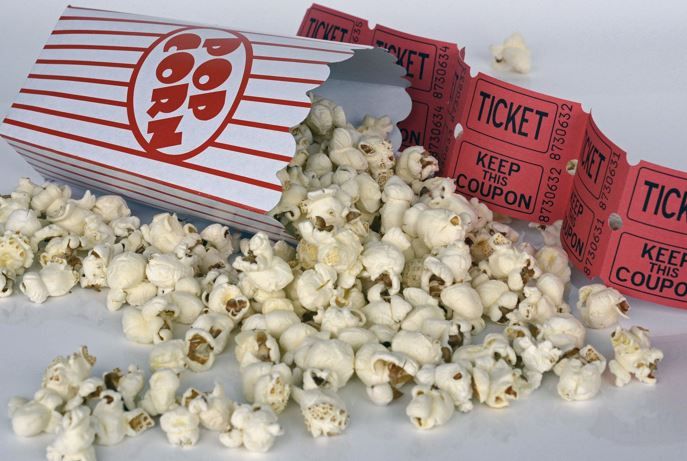 Popcorn und Tickets