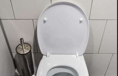 Toiletten im Rosenheimer Parkhaus P4 wegen Vandalismus gesperrt