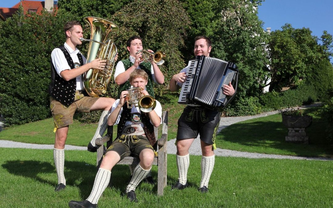 Frühschoppen mit jungen Hinterbergern