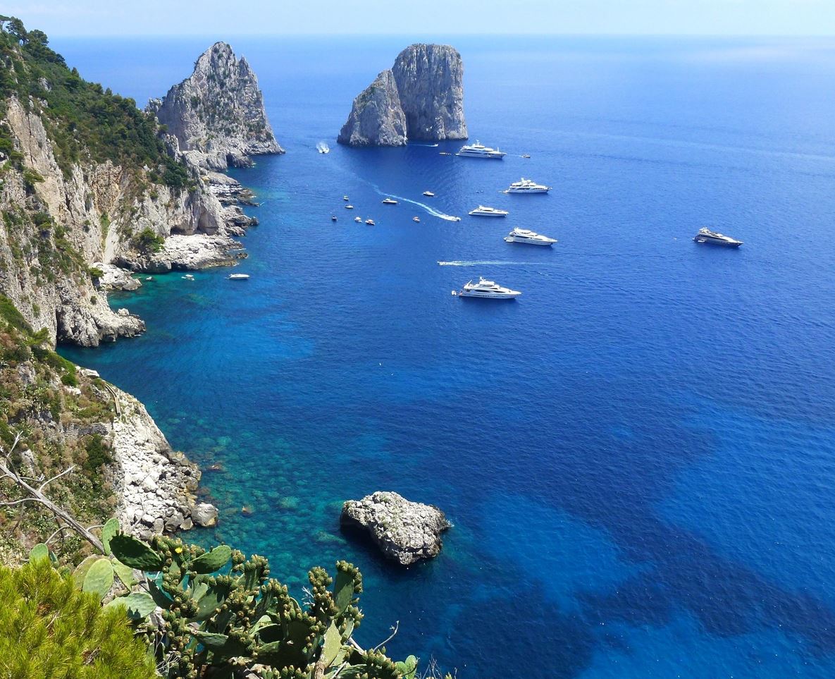 Blick auf eine Bucht auf Capri