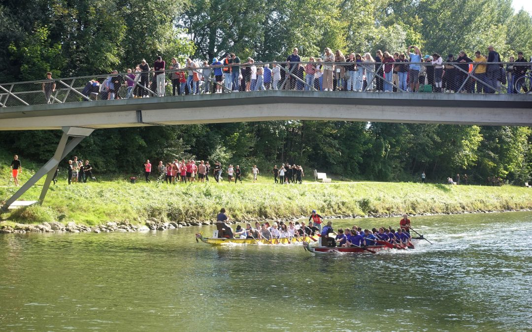 Wettkampf der Drachenboote