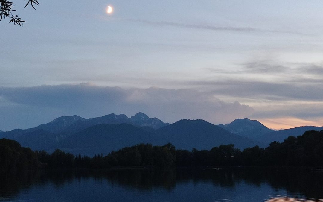 Traumhafte Abendstimmung am Happinger See