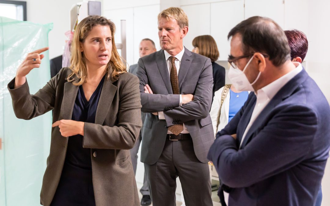 Klaus Holetschek besucht Klinikneubau