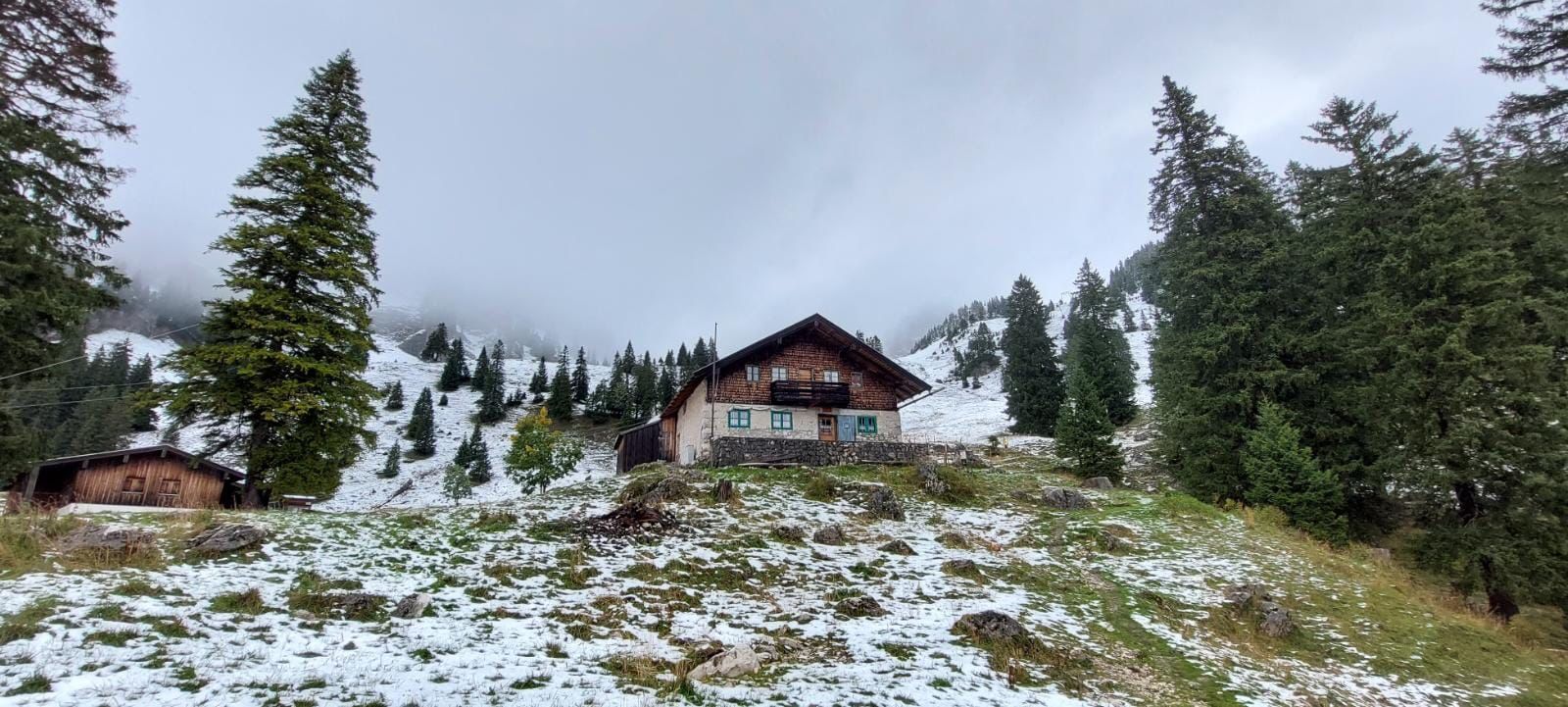 Wendelstein Hütte mit Schnee