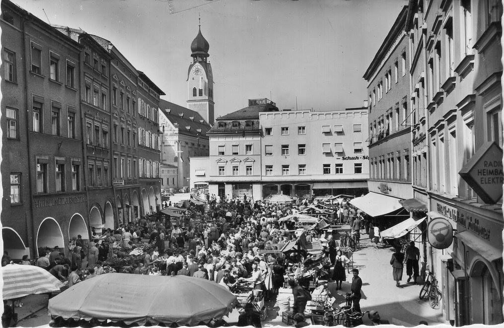 Der Grüne Markt in Rosenheim im Jahr 1955