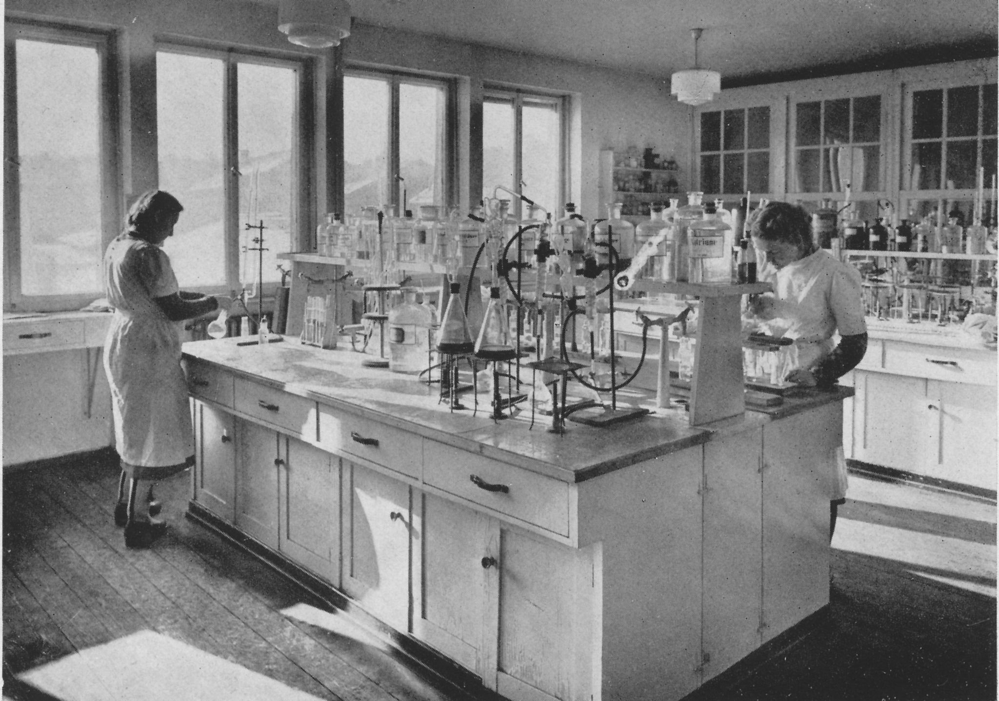 Blick in das Betriebslabor von Gervais im Jahr 1950