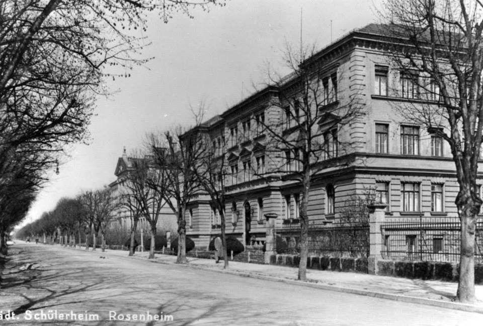 Das Ignaz-Günther-Gymnasium Rosenheim im Jahr 1910.