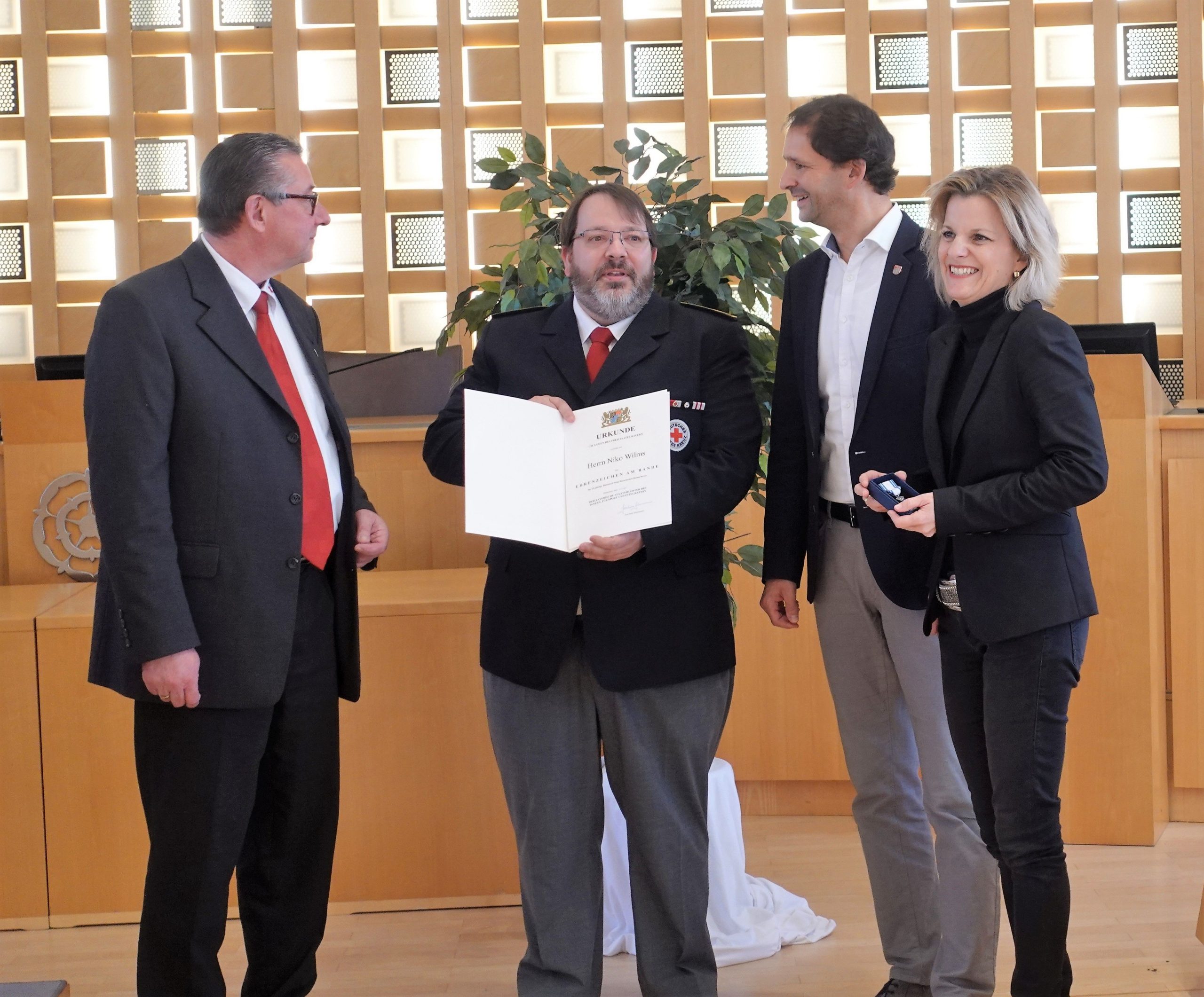 Niko Wilms mit Auszeichnung im Rosenheimer Rathaus