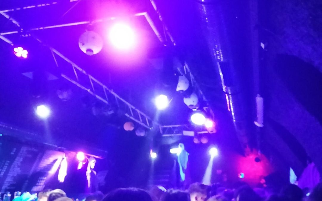 Ausgelassen und gemütlich durch Halloween