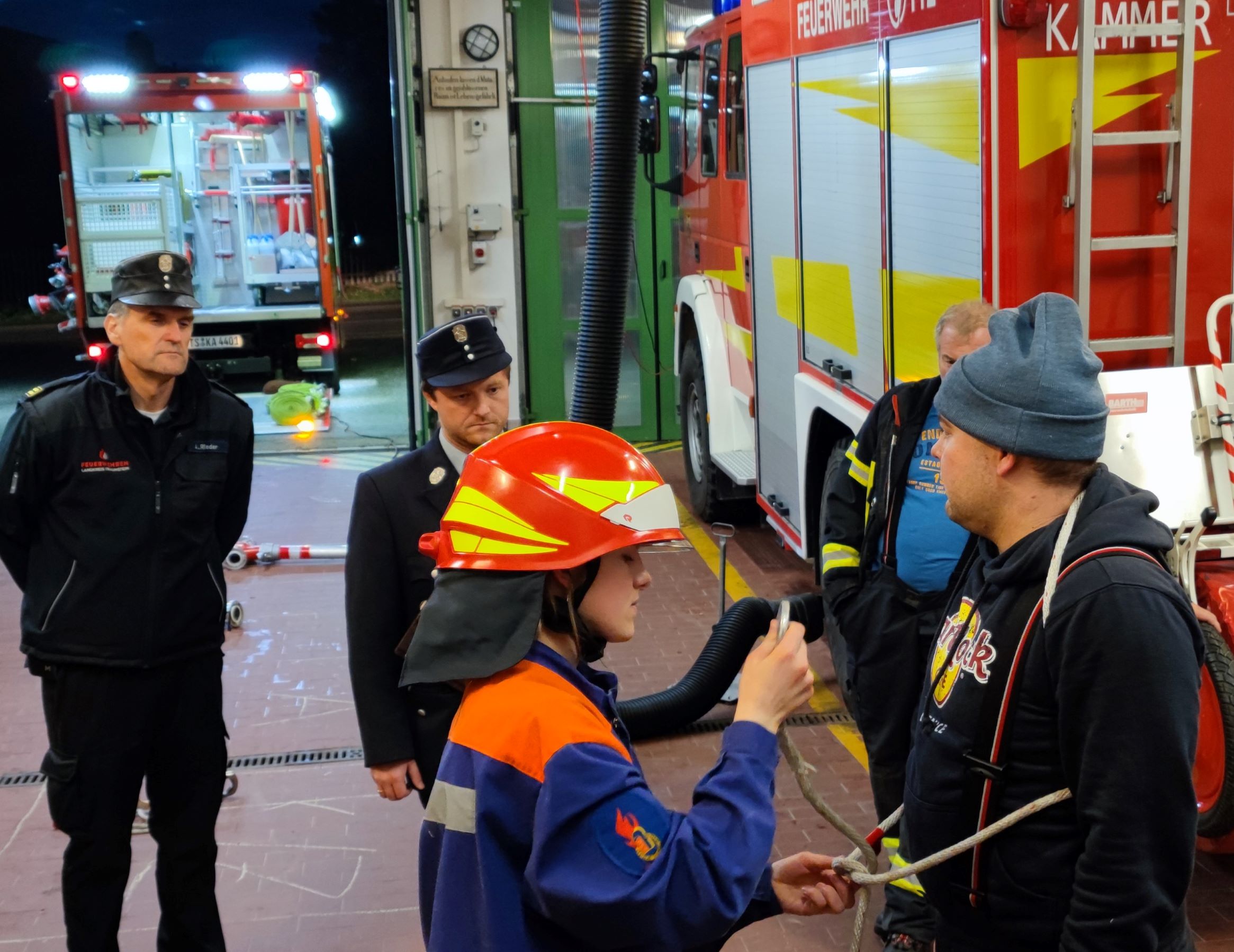 Junger Feuerwehrler bei der Prüfung in Traunstein