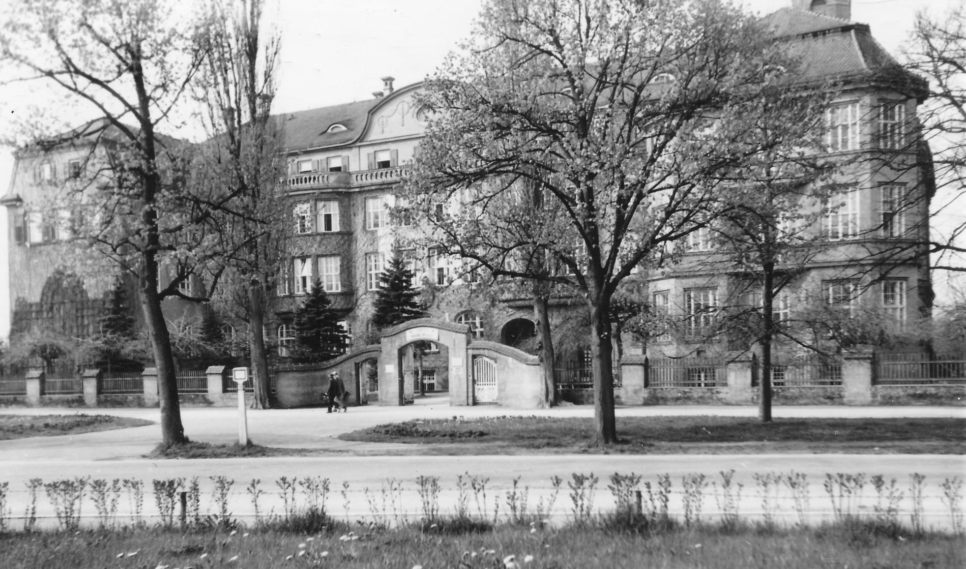 Das Loreto-Krankenhaus in Rosenheim im Jahr 1955