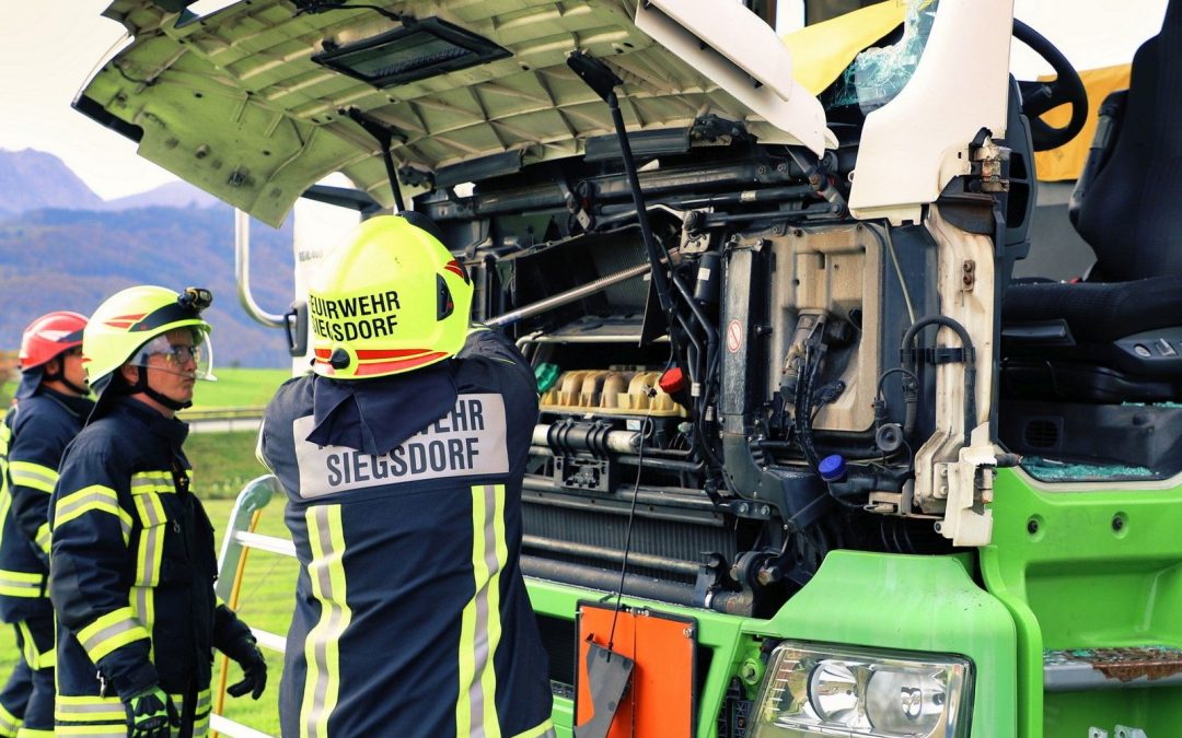 Feuerwehr übt für Lkw-Unfälle