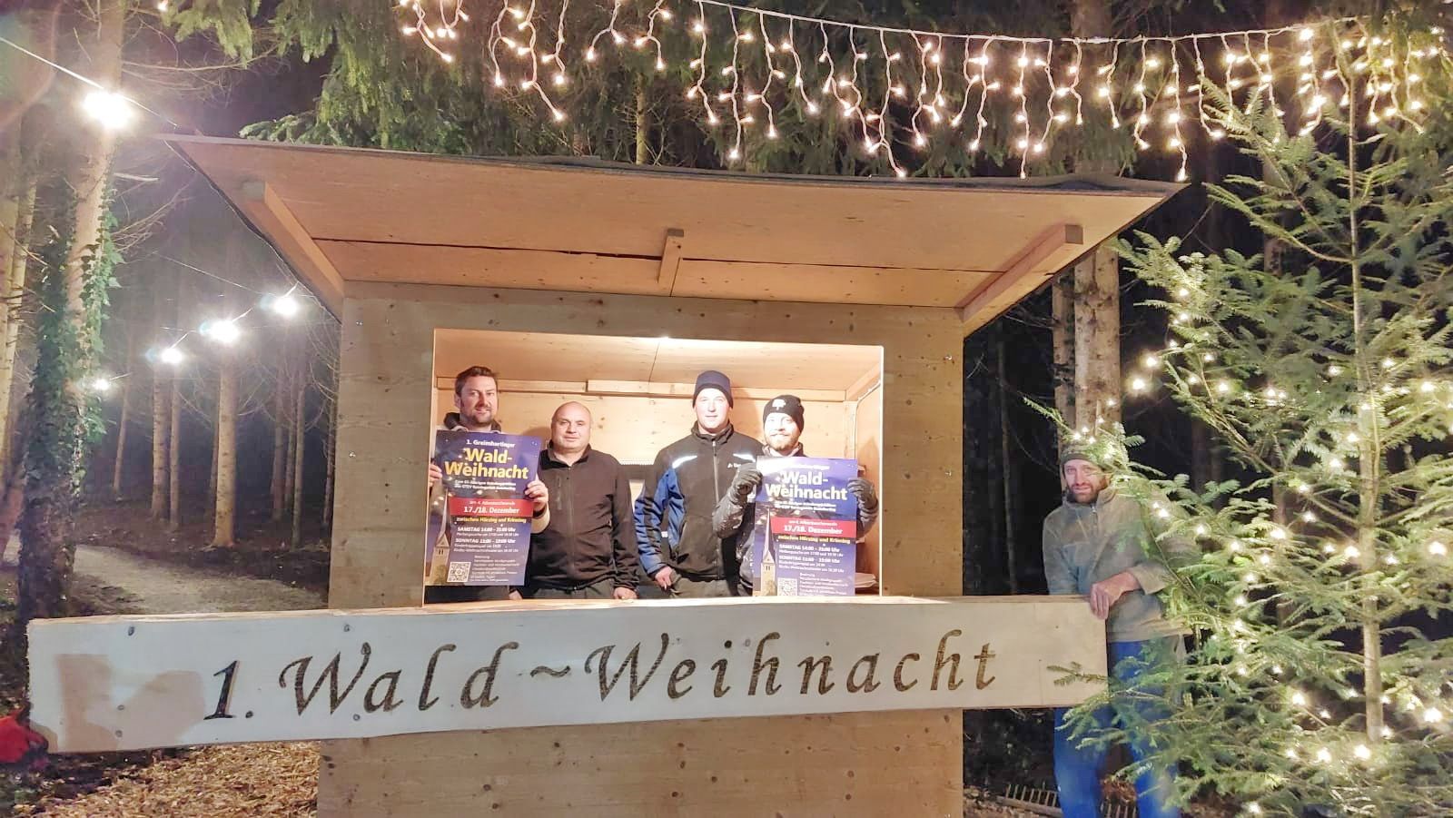 Hütte der Waldweihnacht im Aufbau