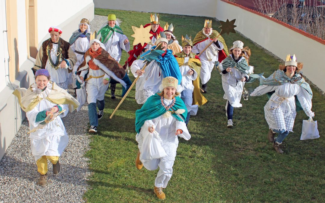 Sternsinger in Aschau unterwegs