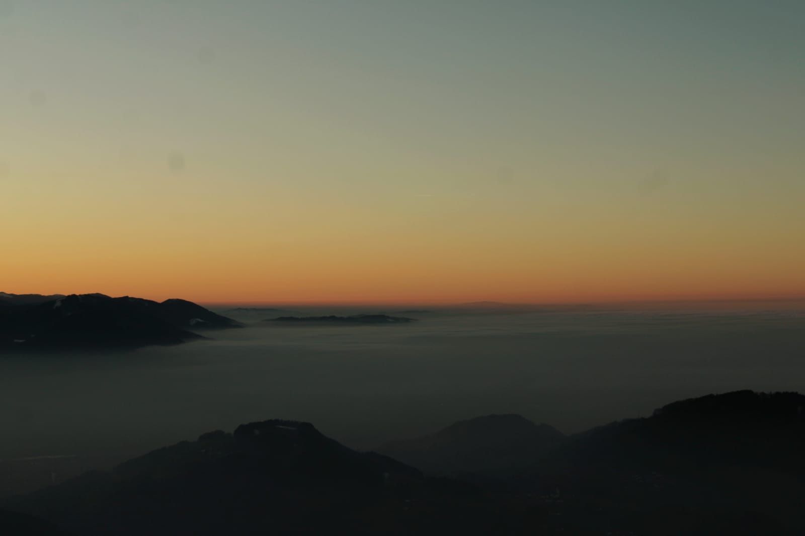 Sonnenuntergang auf der Hochries mit Nebelmeer