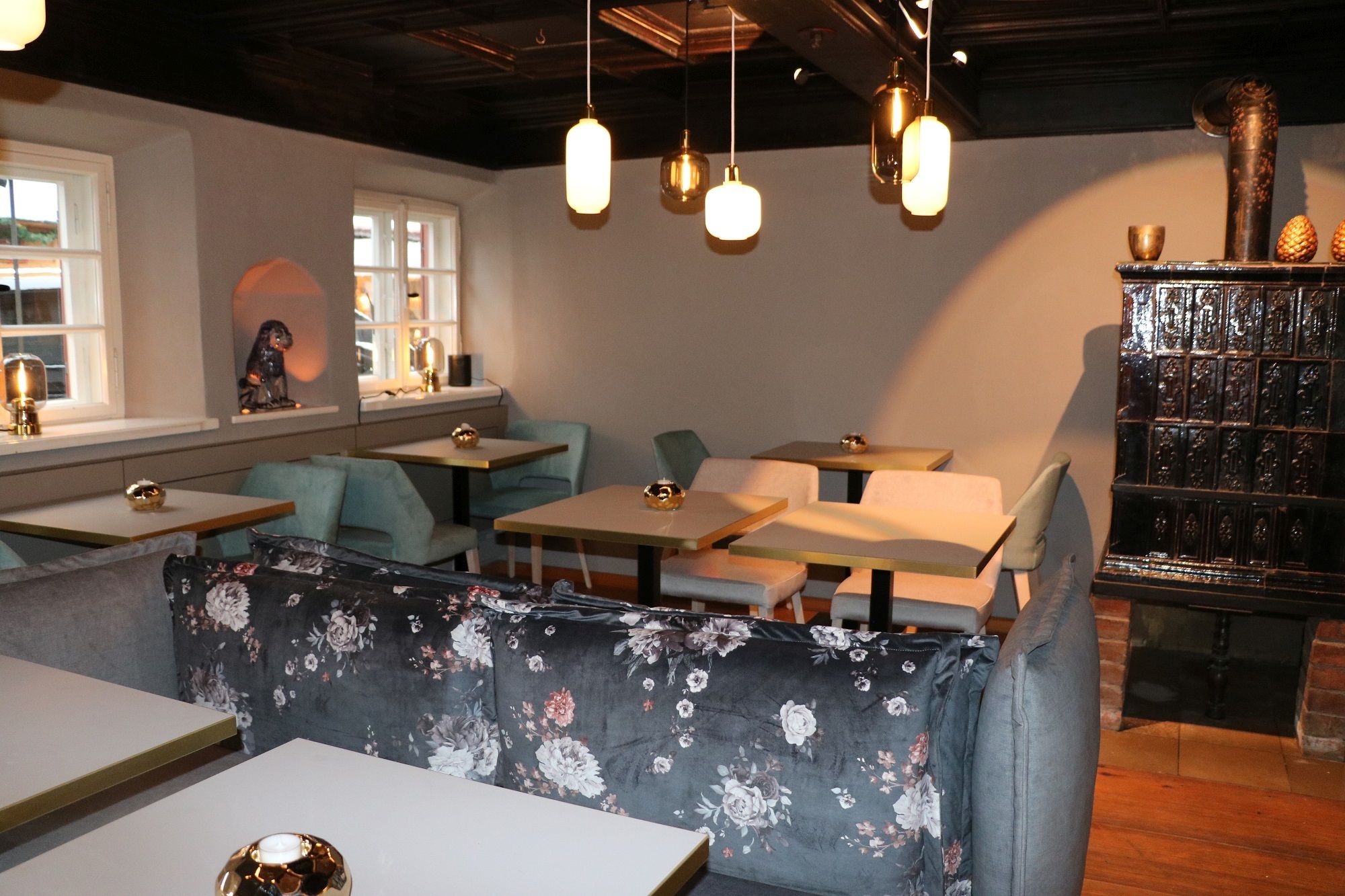 Blick in die Cafè-Bar "Scherzl" in Prien am Chiemsee