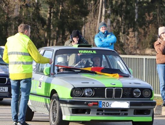 Rally-Auto am Startzeigt:  Josef Haagn/Sandra Fellermair, BMW E30, Klassenzweite beim Rallye Sprint der SFG Trostberg