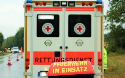 Drei Verletzte bei schwerem Unfall auf der B472 bei Warngau