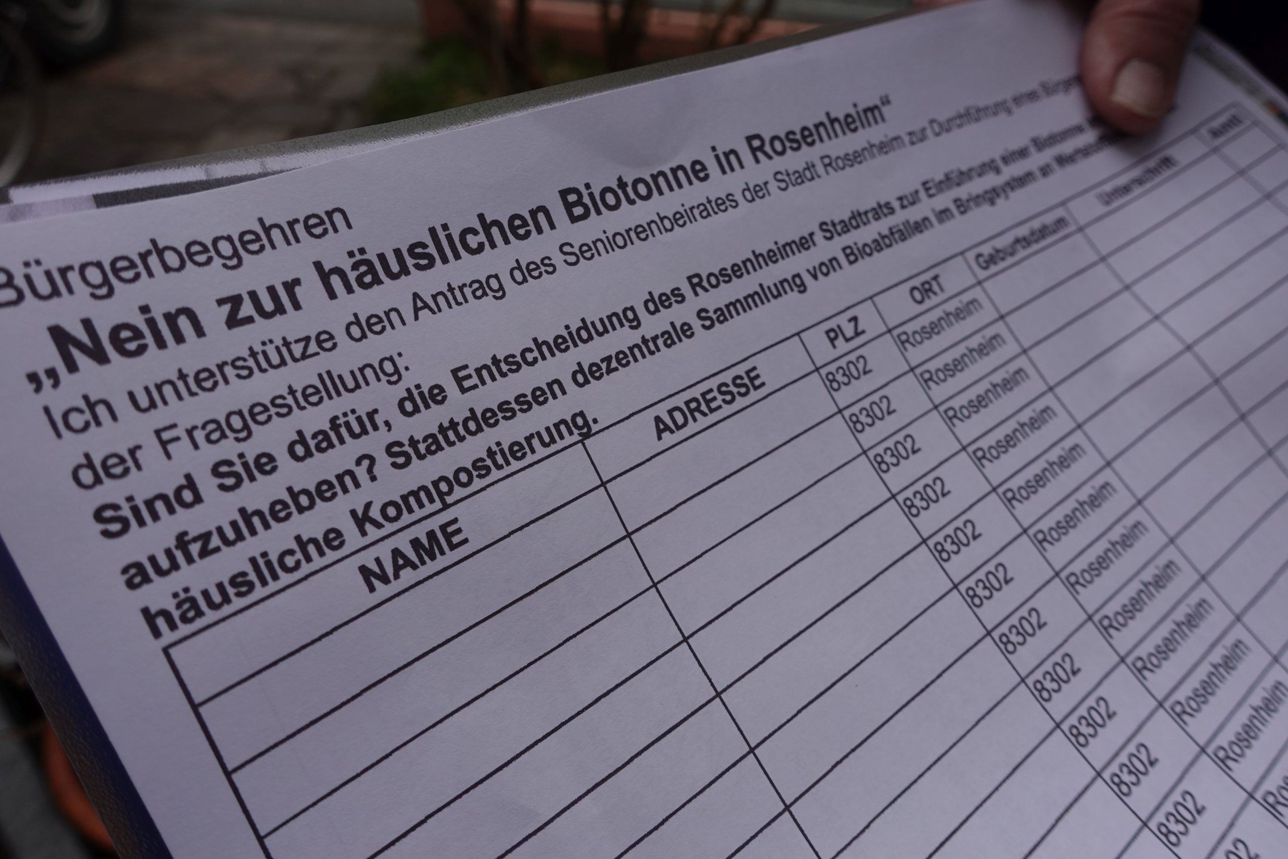 Unterschriftenliste "Nein zur häuslichen Biotonne in Rosenheim". Foto: Innpuls.me