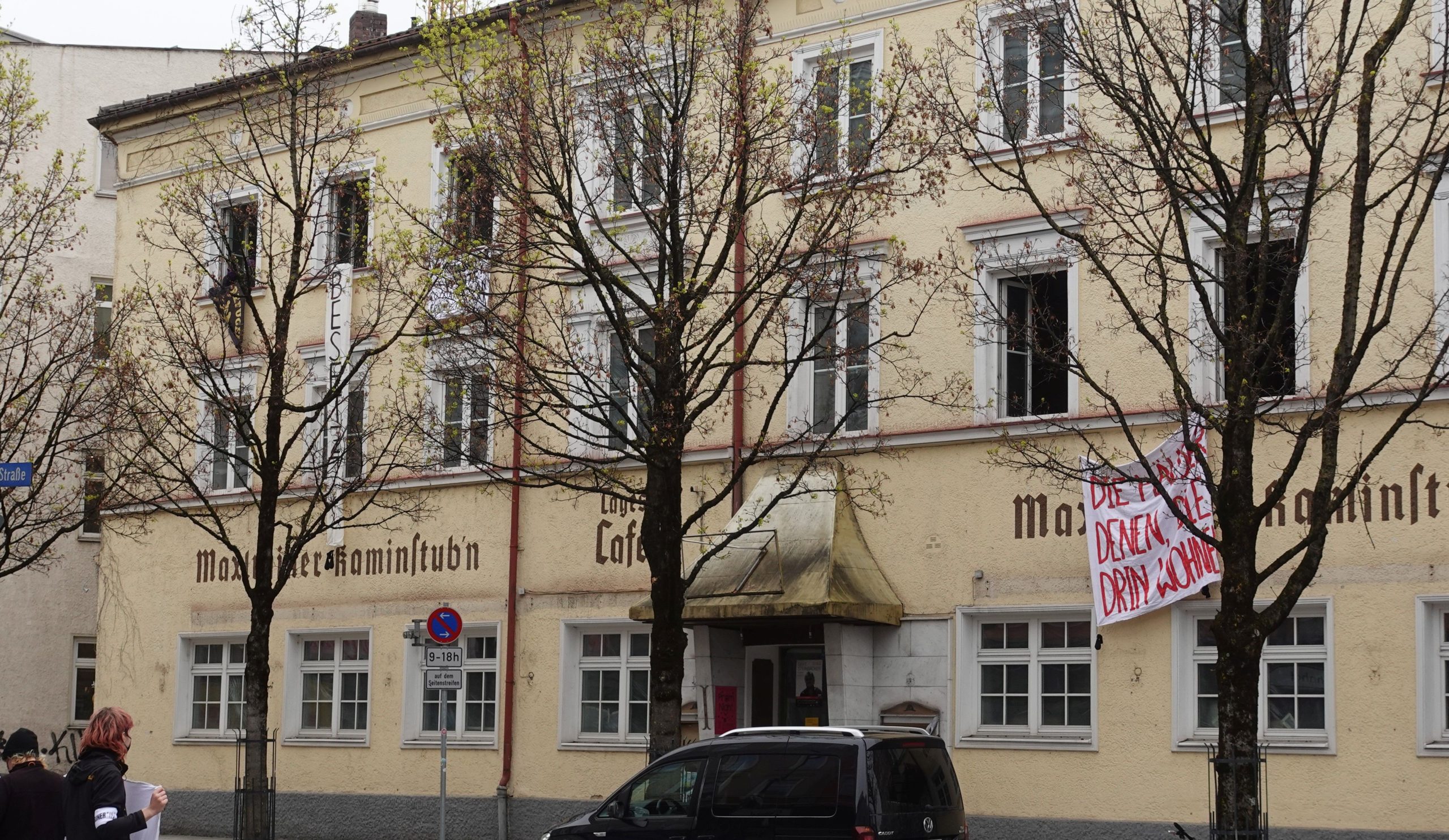 Das besetzte leerstehende Hotel in der Münchner Straße in Rosenheim. Foto: Innpuls.me
