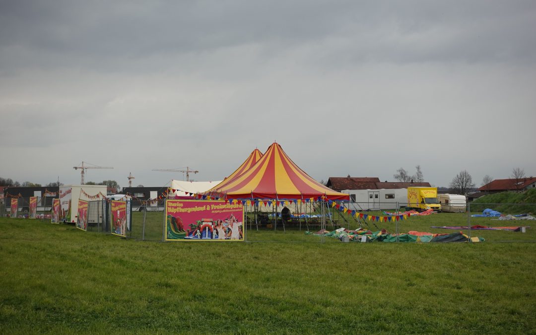 Hüpfburgenpark wartet auf schönes Wetter