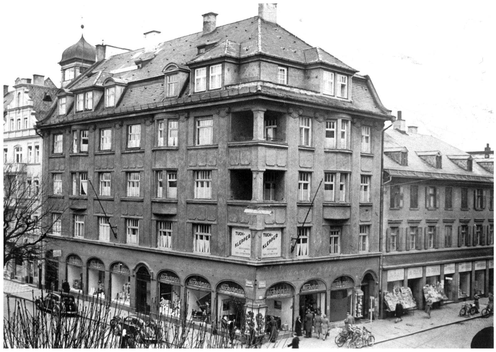 Ecke Münchener Straße / Rathausstraße in den 1940er Jahren. Foto: Archiv Herbert Borrmann