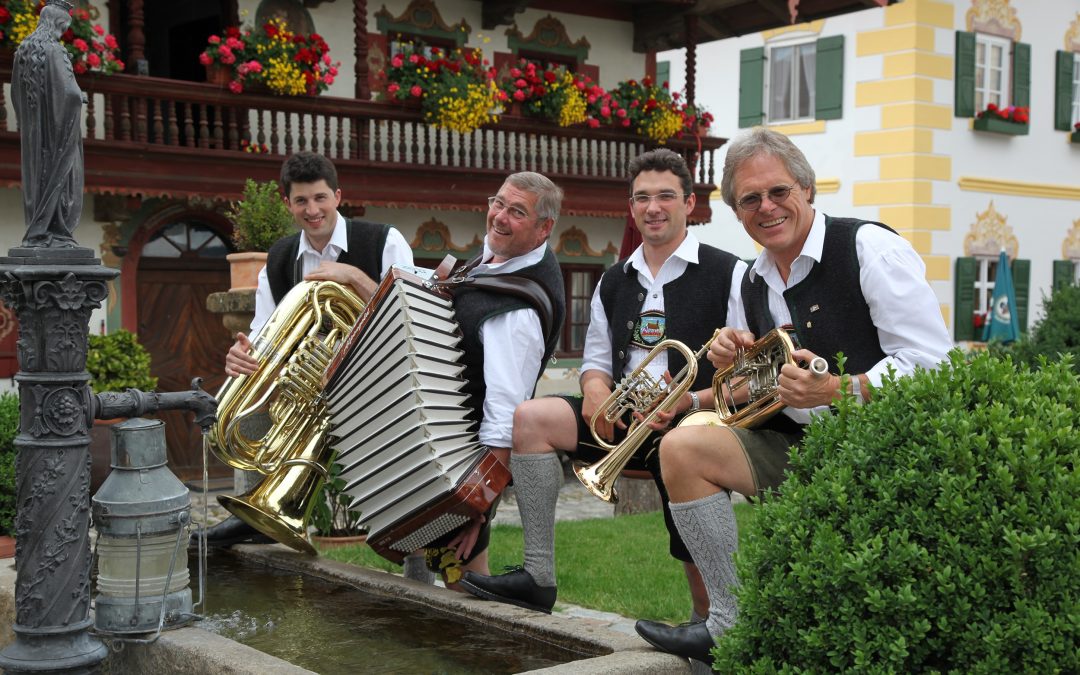 Volksmusik im Brunnenhof