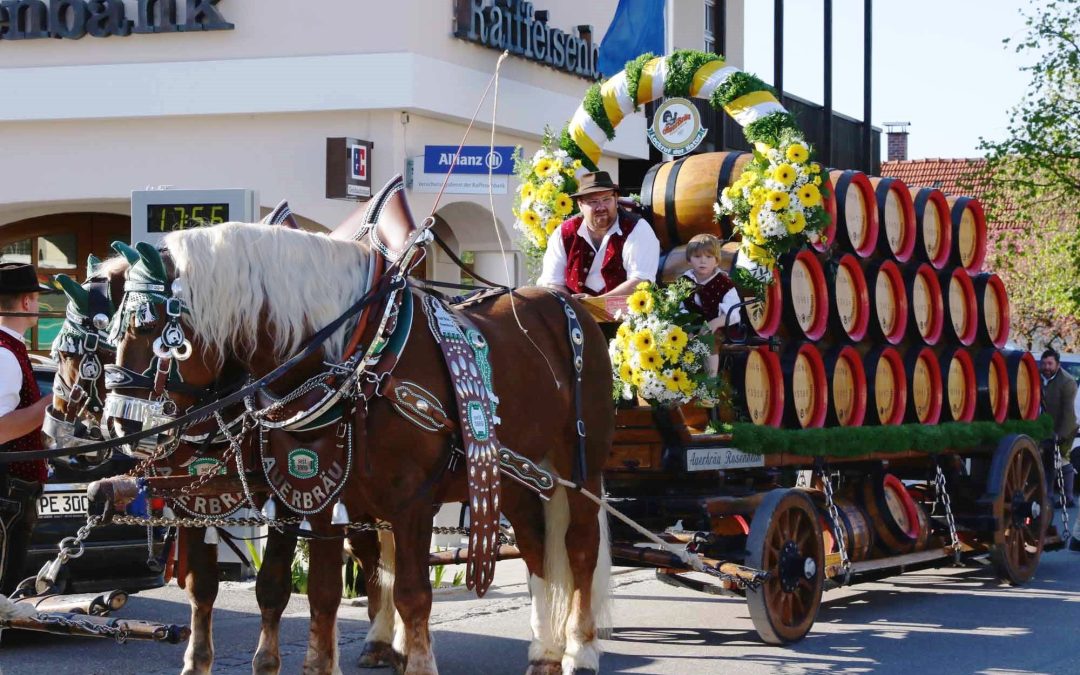 O´zapft wird in Großkarolinenfeld
