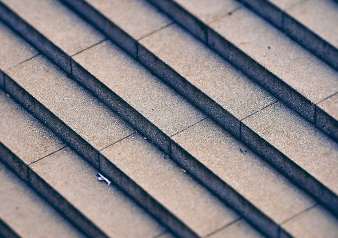 Treppe bringt Ladendieb zu Fall