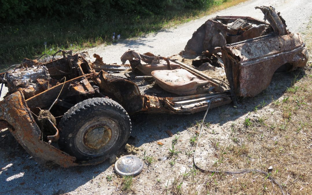 Autowrack in der Donau gefunden