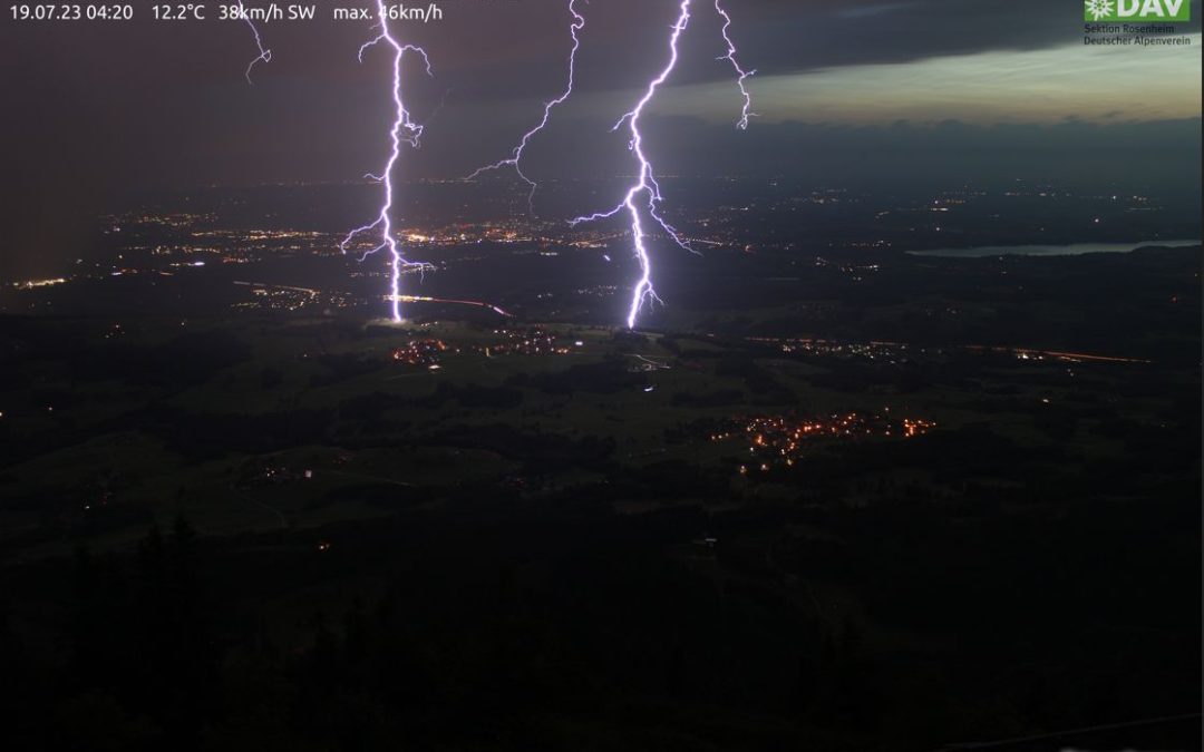 Blitze mit Webcam verewigt