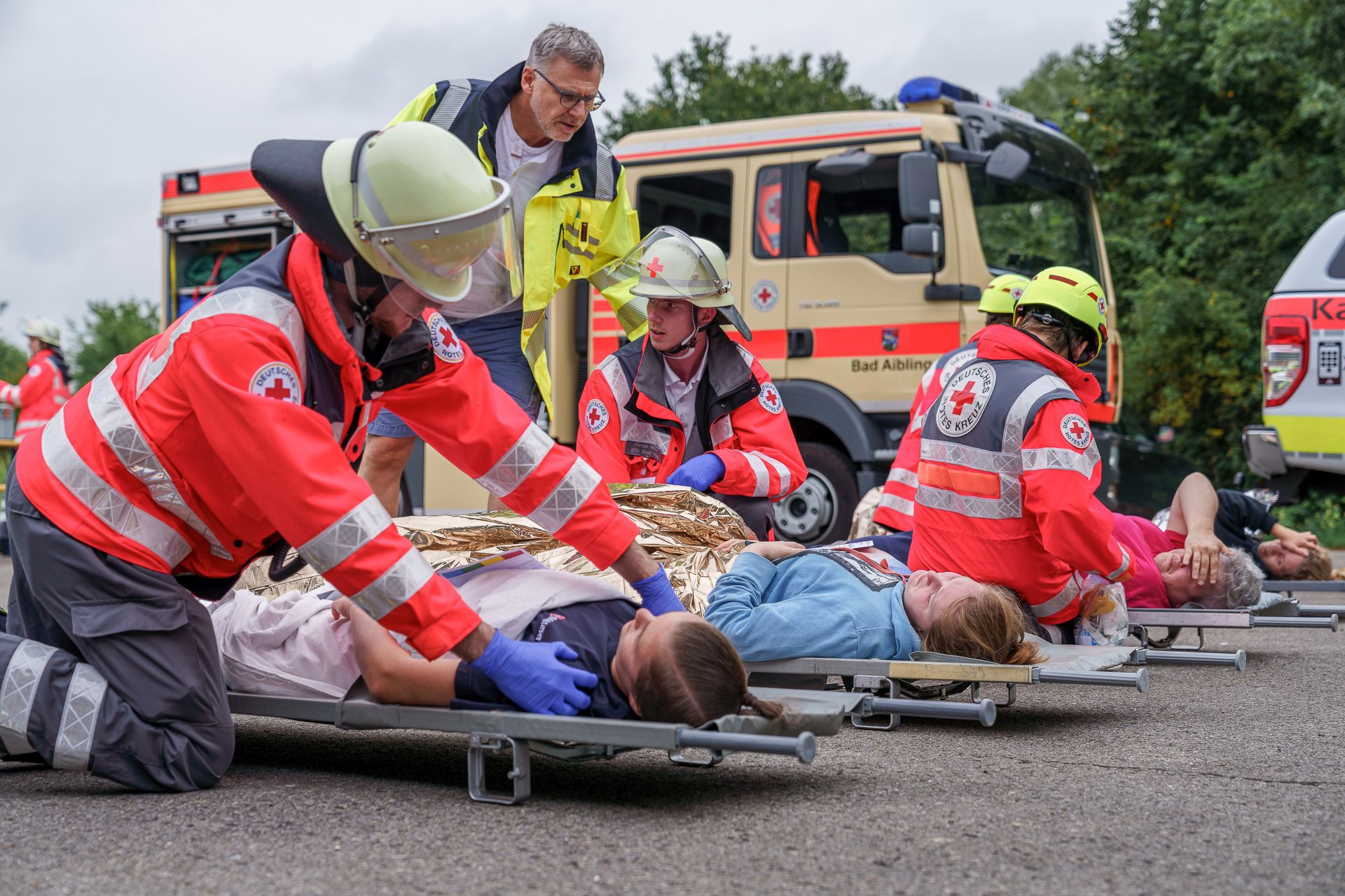 Übung für den Ernstfall - Verletzte werden versorgt. Foto: Ambulanz Rosenheim, Matthias Fischer