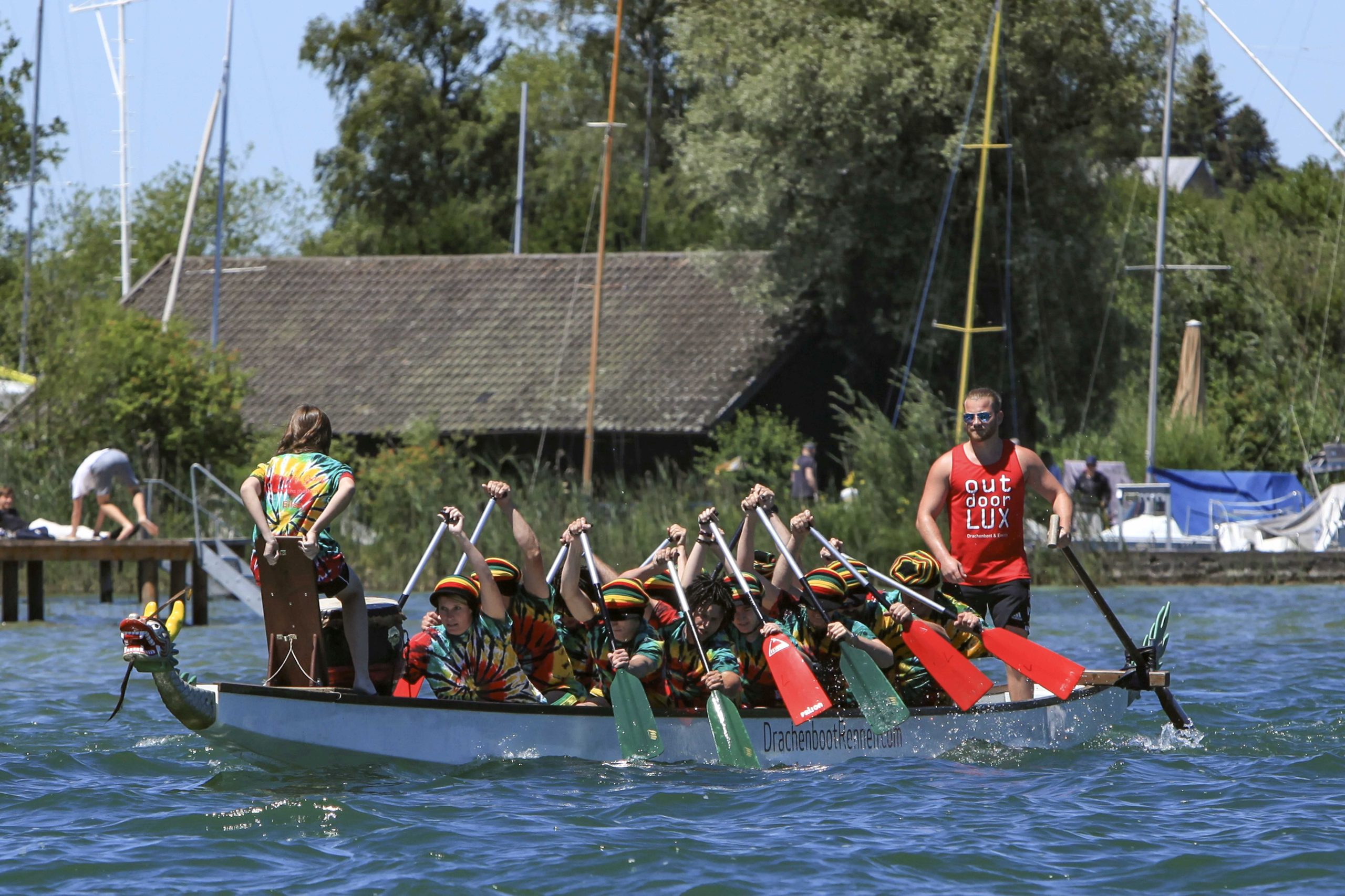 Beim Drachenbootrennen auf dem Chiemsee. Foto: Dirk-Uwe Lux