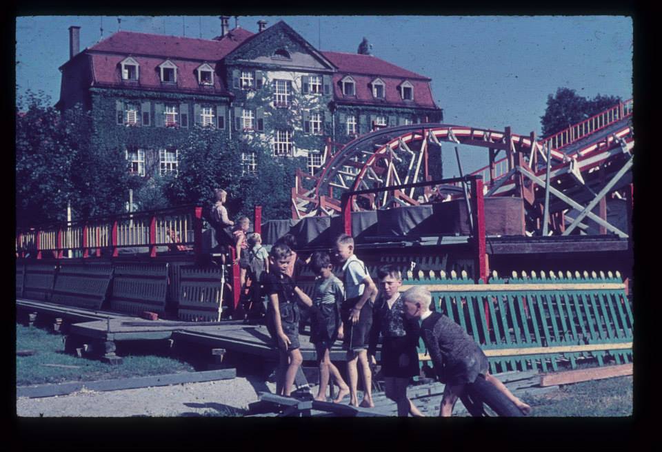Achterbahn Rosenheimer Herbstfest im Jahr 1952. Foto. Archiv Herbert Borrmann