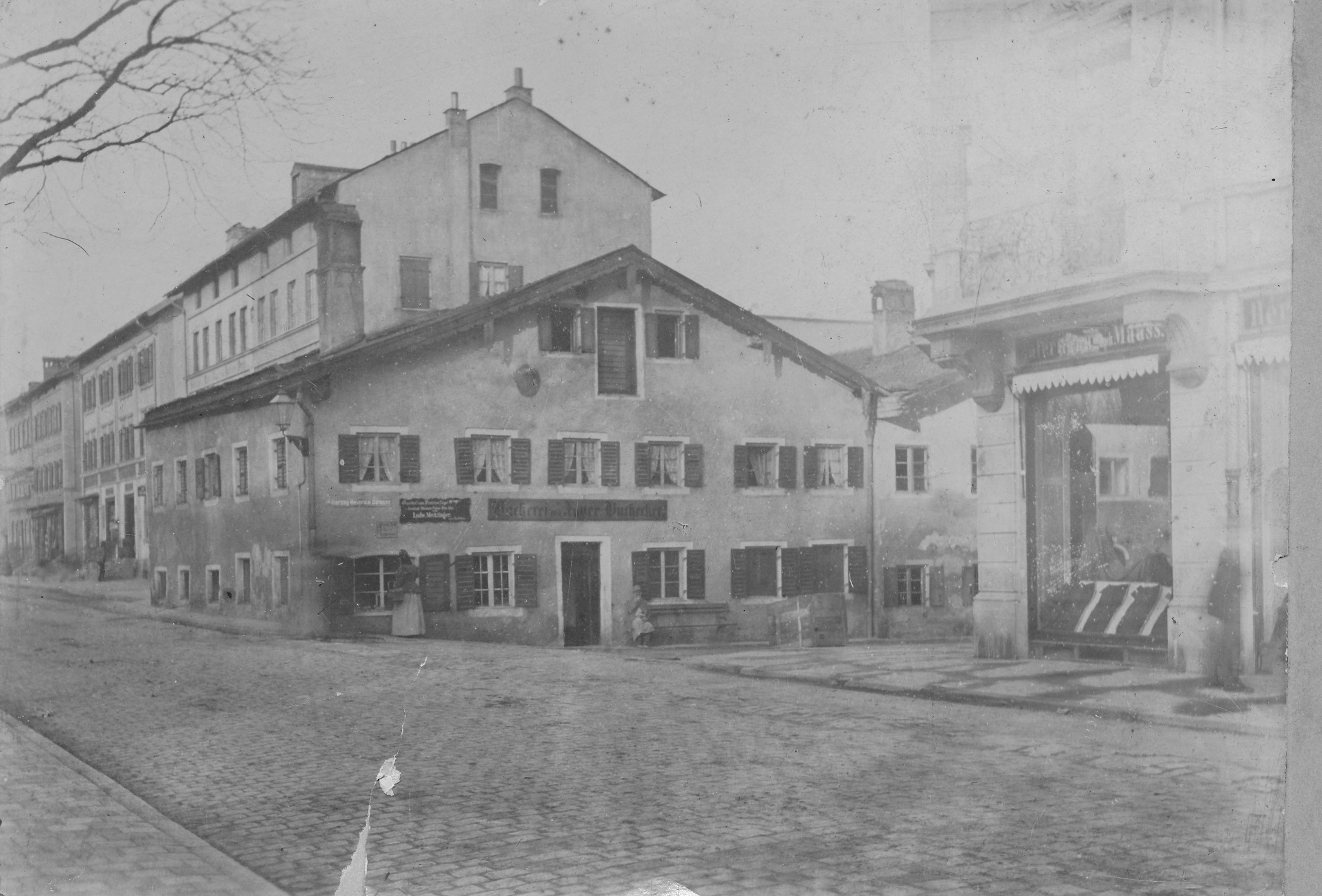 Münchnerstraße, Einfahrt Gillitzerstraße in Rosenheim mit späteren Buchecker-Haus in der Zeit um ca. 1900. Foto: Archiv Herbert Borrmann
