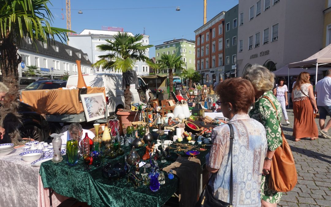 Trotz Hitze viel los beim Antikmarkt