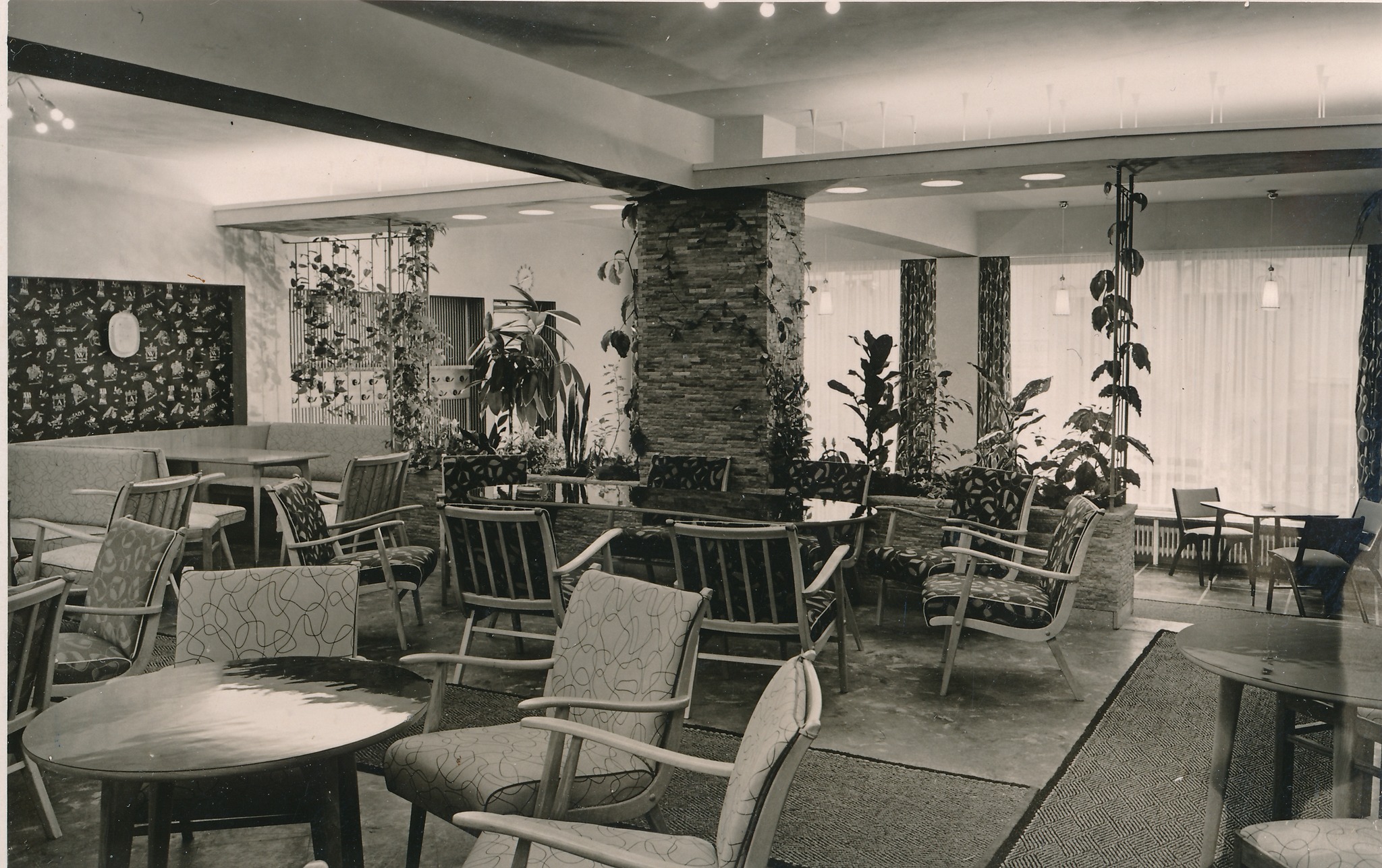 Innenansicht des Cafè Schick in Rosenheim in den 1960er Jahren. Foto: Archiv Herbert Borrmann