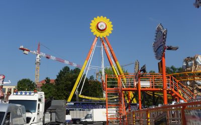 Rosenheimer Herbstfest 2026: Loretowiese wird gesperrt – Aufbau hat begonnen
